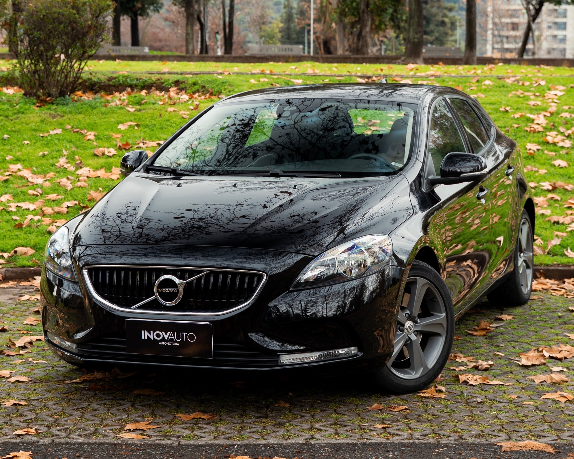 Volvo V40 T4 año 2019 con 33.000 km