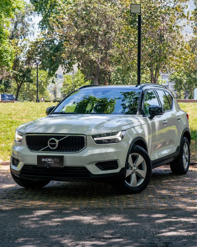 Volvo XC40 T4 año 2020 con 70.000 km